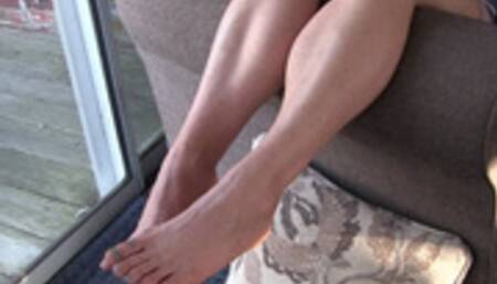 Pink Fox, smushing her calves wide