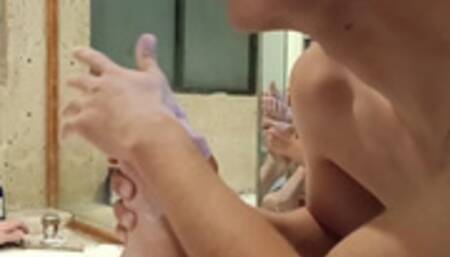 LAMIENDO PATAS EN EL JACUZZI