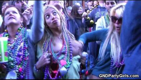 Hottie has a nice rack - GNDPartyGirls