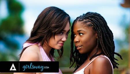 Girls Way - scissoring action