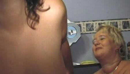 Mature amateur 3some two curvy ladies and one men