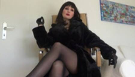 Fur Coat Lady: Jerk off instructions