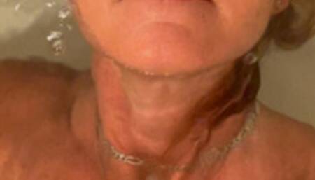 Carissa in Underwater masturbation--come join me!