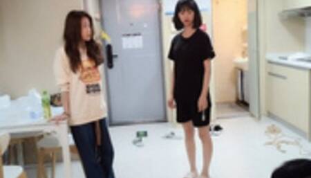 Two flexible girls experience bondage (Chinese model )