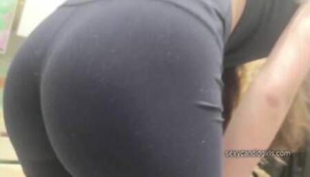 Teen In Shorts Bubble Ass