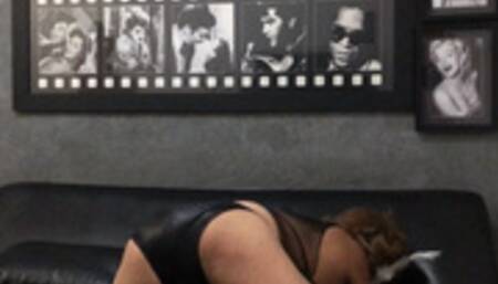 FISTANDO A SISSY SLUT BARBARA COM A MISTRESS VBLACK