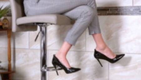 eam23 Christiane with her black pumps (mp4-FHD)