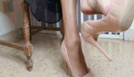 New sexy shoesAVI(1280*720)HD