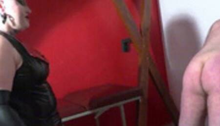 More Flogging from Master Xena (wmv)