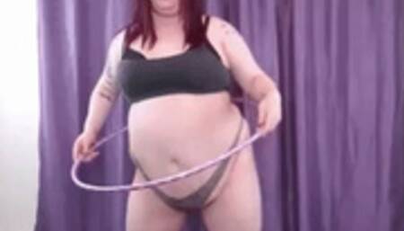 BBW Daisy Tries To Hula Hoop Fail
