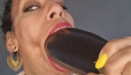 Stretching my mouth with girth