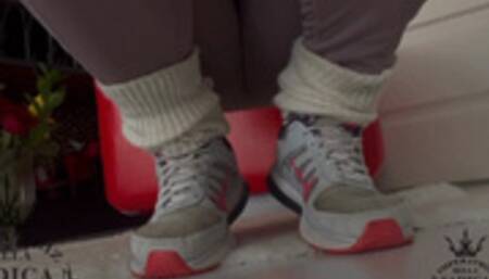 My foot odor in pantyhose