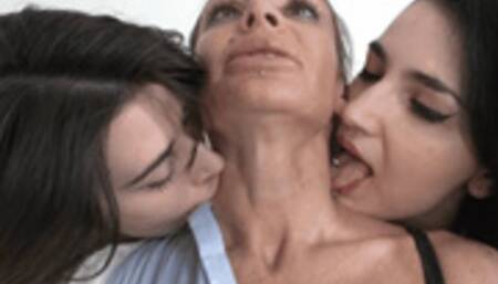 Un sangue sospetto - Strange saps (NECK FETISH)