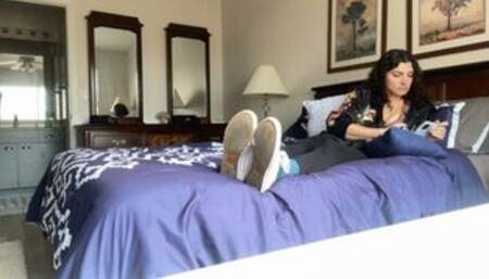 MILF gets her feet tickled by friend