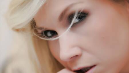 Her Smile\nMichaela Fichtnerova \nPart 1