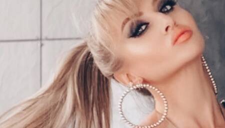 Weak for shinny leggins