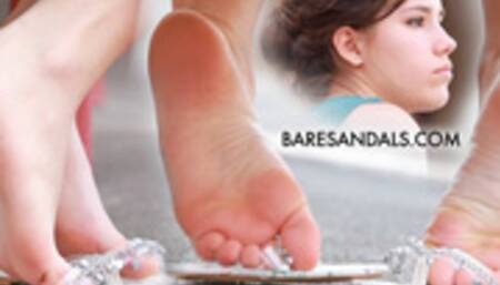 Elisa's incredible sandal sole display and shoeplay - Video update 13274 HD