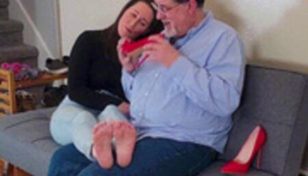 MinxGrrl's Foot Worship Session (WMV Format)