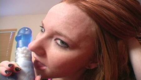 Halo sucking on her sextoy - GNDGFVids