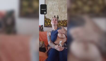 Rezz of Cuddlecomfort.com flashes titties