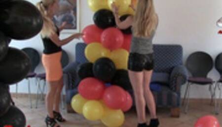 Ballon Popping in High Heels (Blow Up 6) (0129)