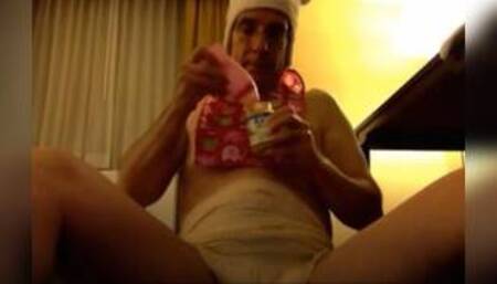 I, sissybabysidney, eat baby food