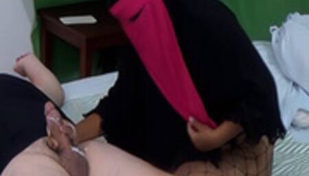 *Asian Porn Store* Fit Asian Slut pink muslim-headscarf mouth shot blow job-version1 aps MP4