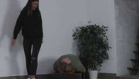 Under Natasa's black jeans wmv