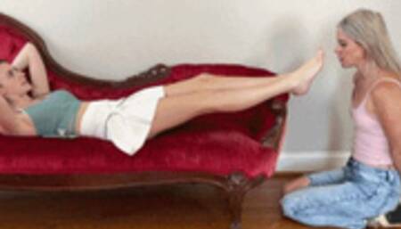 Explicit foot-worship (hd)