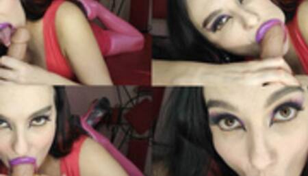 Perfect latex bimbo gives nice blowjob