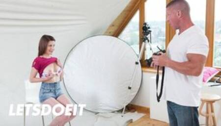 Amateur Model Rita Fucked by Big Dick Photographer after during Photoshoot