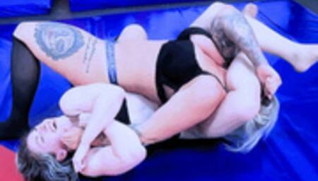 REF2490 - RAPUNZEL vs WARRIOR AMAZON