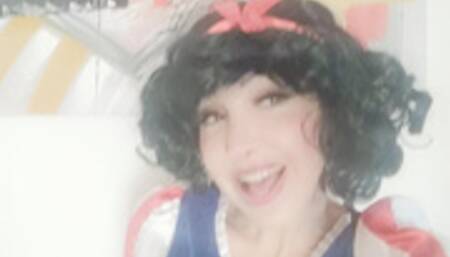 Snow White divore you, stupid dwarf