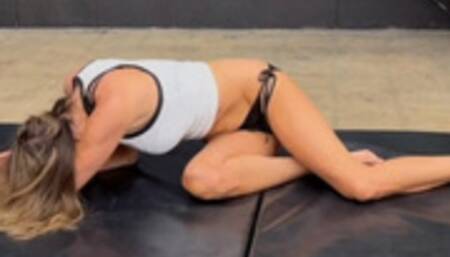 A STREAMING BEATDOWN HP-1052 - HD