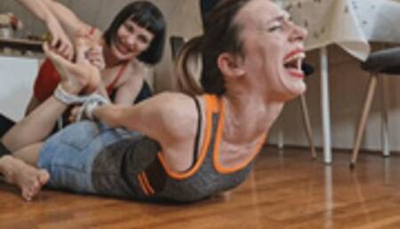 Intense soles tickling-wmv