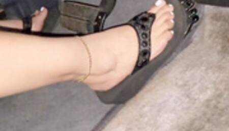 Black wedge flip flop flooring in the Tahoe Front & Side View