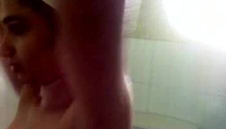 Beautifull Desi Blowjob in the shower