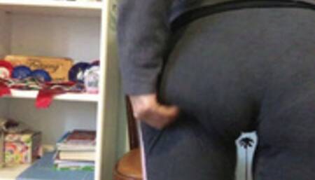 miss minnie twerk her fantastic divine ass - video with replay and slow motion