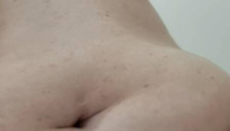 LOVE ANNABELLE AM PEE WITH SO FAT BODY AND BONUS TOILET FART