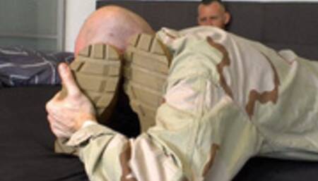 Masculine Soldier Daniell Sole Licking