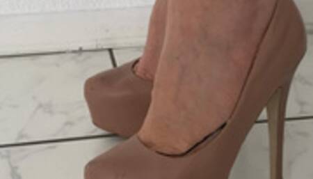 Foot and High Heels fetish in Office