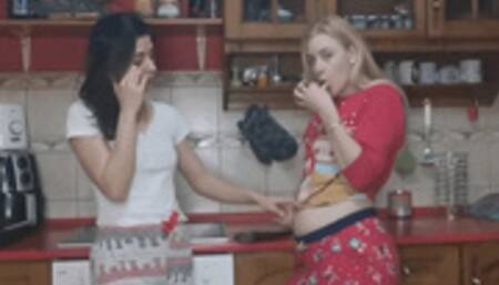 Bloated belly in PJ CUSTOM WMV