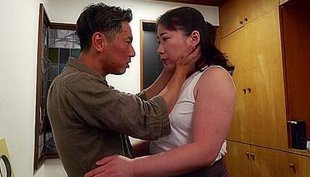 Juan-016 Mikako Oshima, A Mother Who Lifts The Ban On A P1