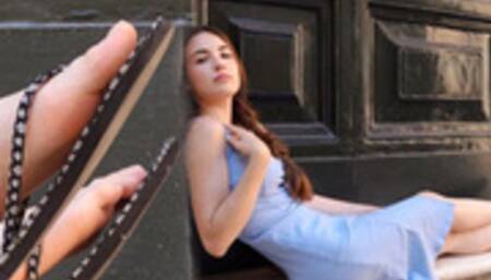 Mary's sitting flip flops tease - Video update 13277 HD