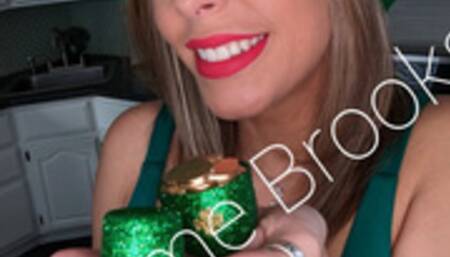 Nikki Brooks - A TINY Bit of Luck (1080-HD)