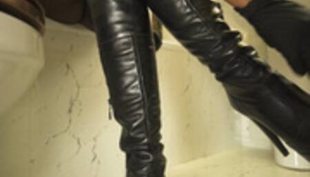 Goddess Samariel dirty toilet games