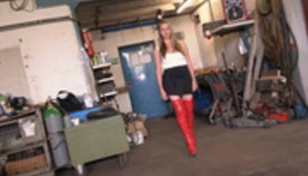 Auf dem Stapler gefickt