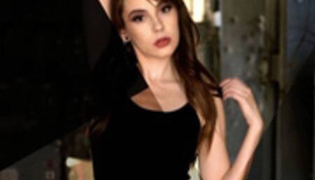 Ziva Fey - Quick Strip Tease