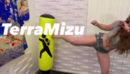 Little Rampage lift and carrys Terra Mizu Mp4