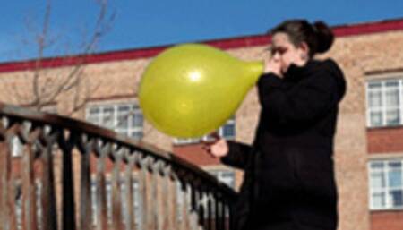 Yellow and purple on the bridge